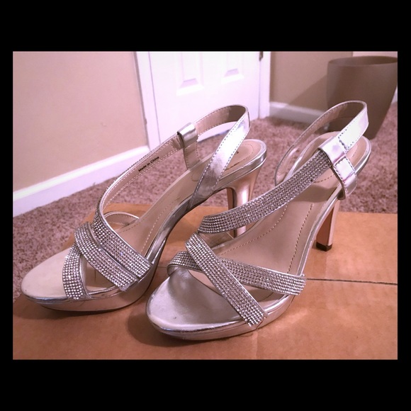 silver heels size 7